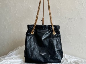 742942-1 Replica Balenciaga Women's Crush Small Tote Bag in Black crushed calfskin aged-gold hardware