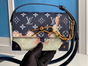 M82900 Replica Louis Vuitton Steamer Wearable Wallet Monogram Bleach Coated Canvas Mens Shoulder Bag